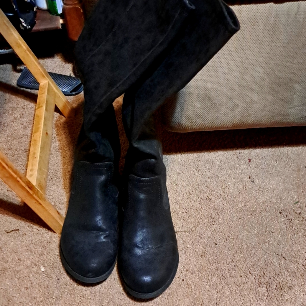 Lady Size 8 medium boots